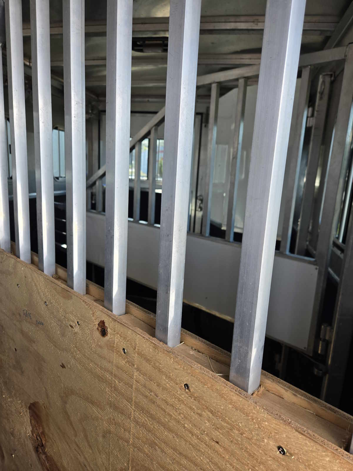 USED_58201_STALLS.jpg